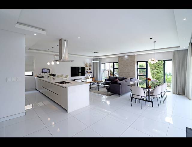 4 BEDROOM CLUSTER FOR SALE IN GLENHAZEL